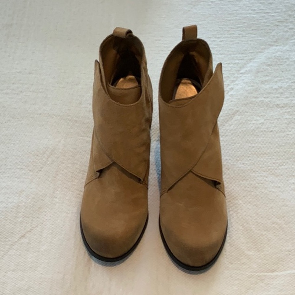 BCBGeneration Women’s BG-Kaelin Wedge Ankle Boot